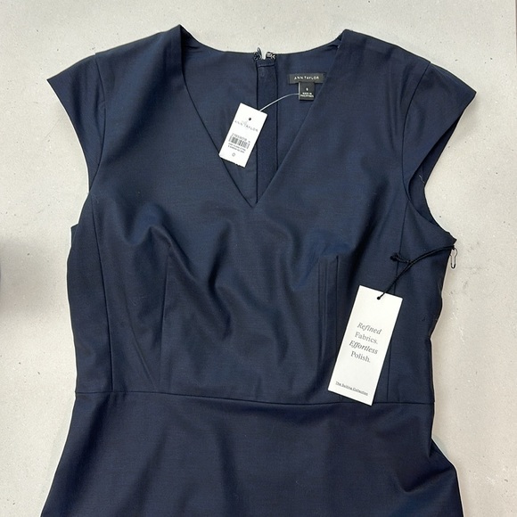 LITTLE NAVY DRESS 👗 NWT ANN TAYLOR - Picture 3 of 11